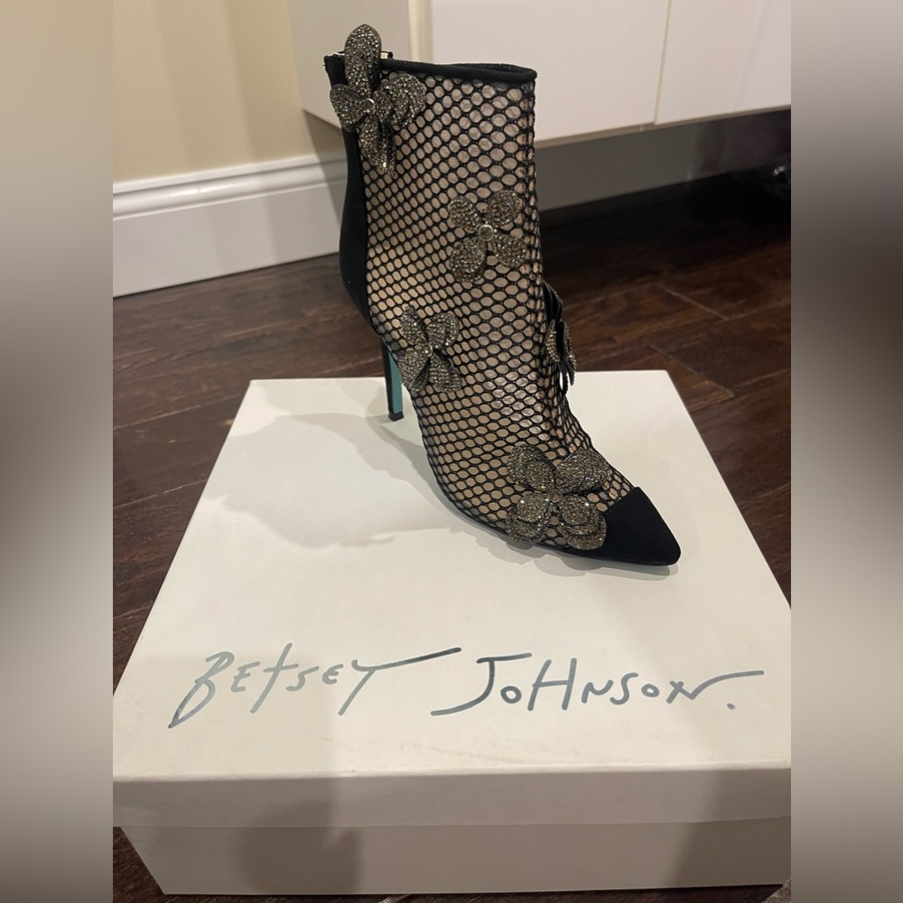 NIB , Betsey Johnson net ankle bootie / rhinestones flower appliqués
